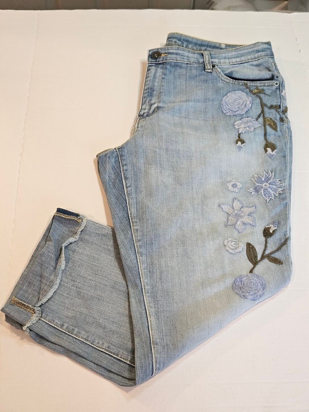 Time and Tru Light Blue Embroidered Boyfriend Jeans
